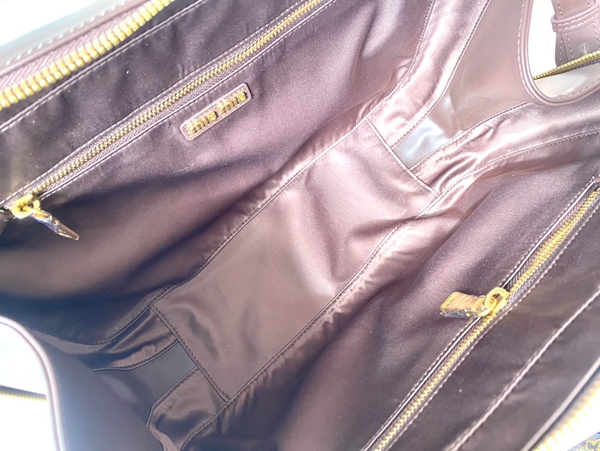 スーパーコピーブランドバッグ角部分ディテール